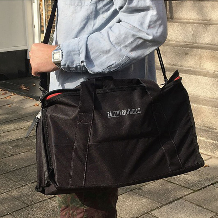 Mr. Serious Supreme 18 shoulder bag black